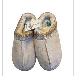 Dearfoams Beige Slippers with Plush White Lining